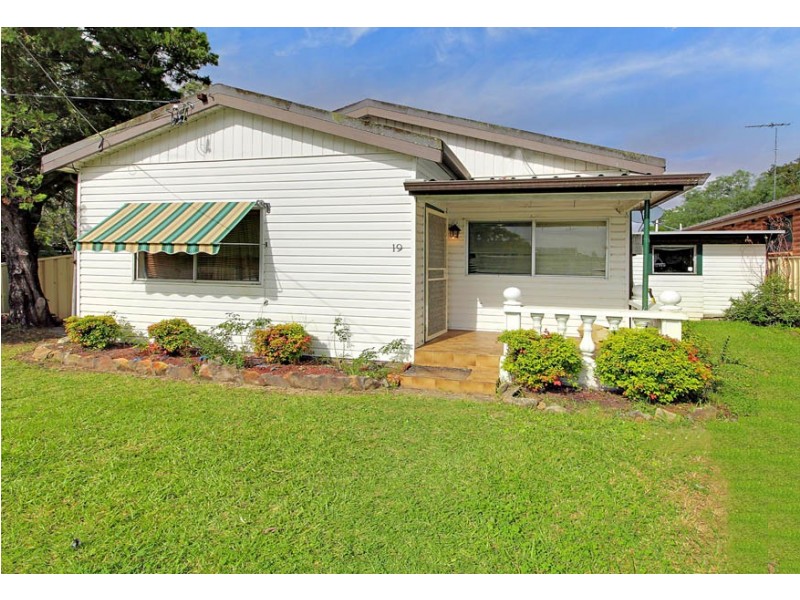 19a Barangaroo Road, Toongabbie NSW 2146