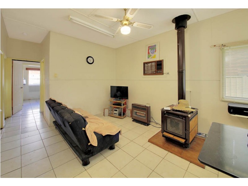 19a Barangaroo Road, Toongabbie NSW 2146