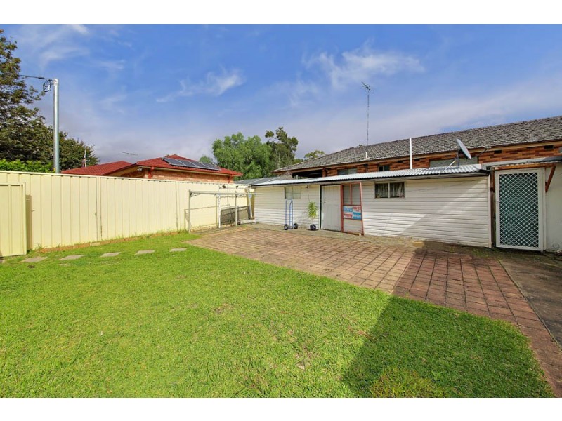 19a Barangaroo Road, Toongabbie NSW 2146