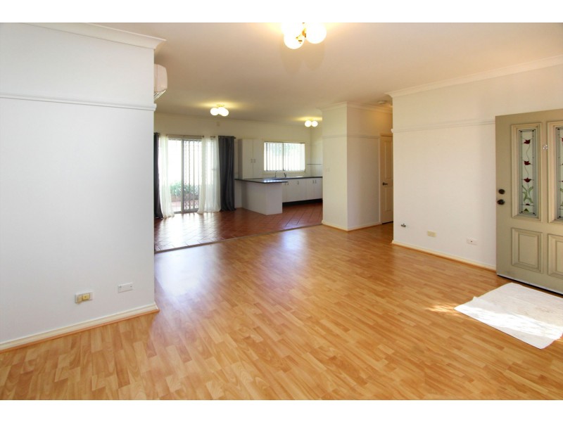 8/6-8 Gilba Road, Pendle Hill NSW 2145