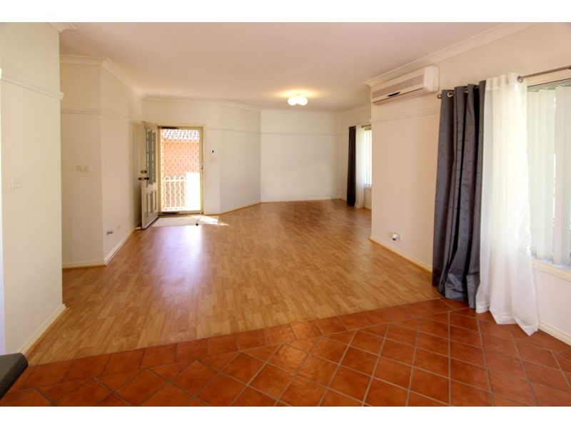 8/6-8 Gilba Road, Pendle Hill NSW 2145