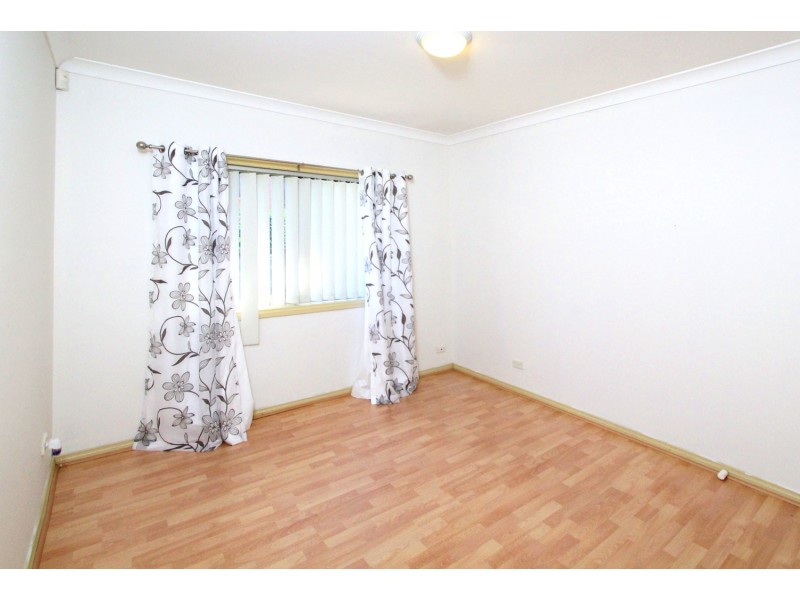 8/6-8 Gilba Road, Pendle Hill NSW 2145