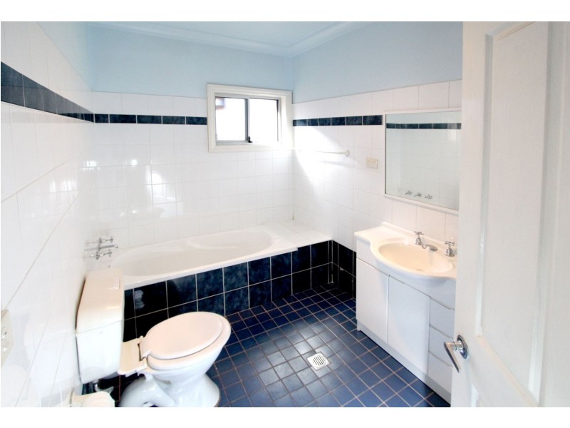 8/6-8 Gilba Road, Pendle Hill NSW 2145