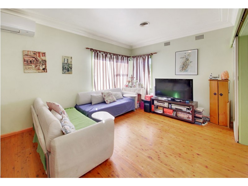 213 Old Windsor Road, Northmead NSW 2152