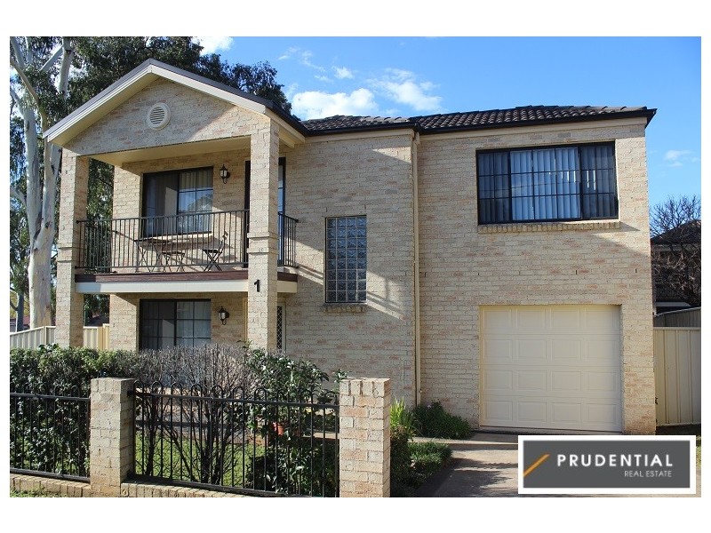 1/2 Mereil Street, Campbelltown NSW 2560
