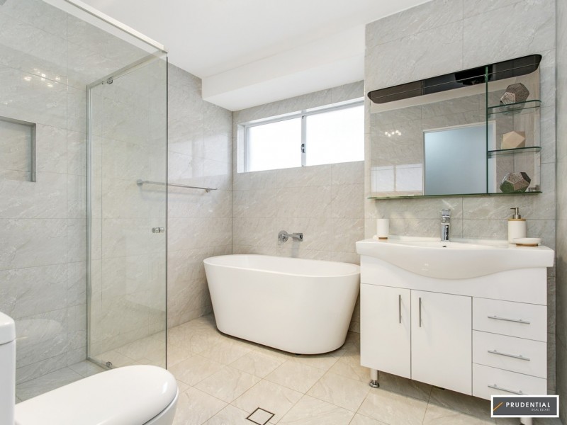 6 Moselle Place, Eschol Park NSW 2558
