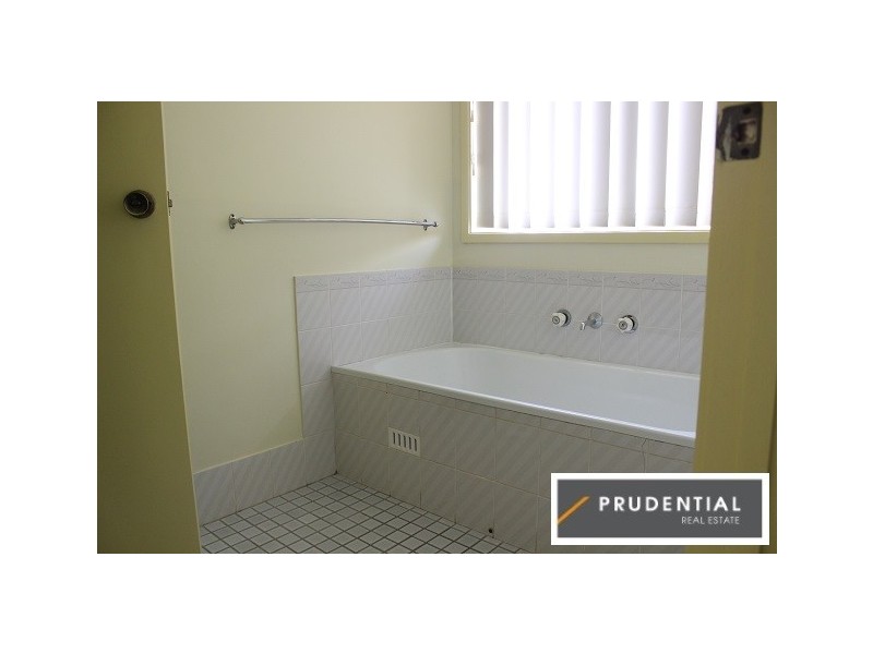 1/12 Rees Close, Eagle Vale NSW 2558