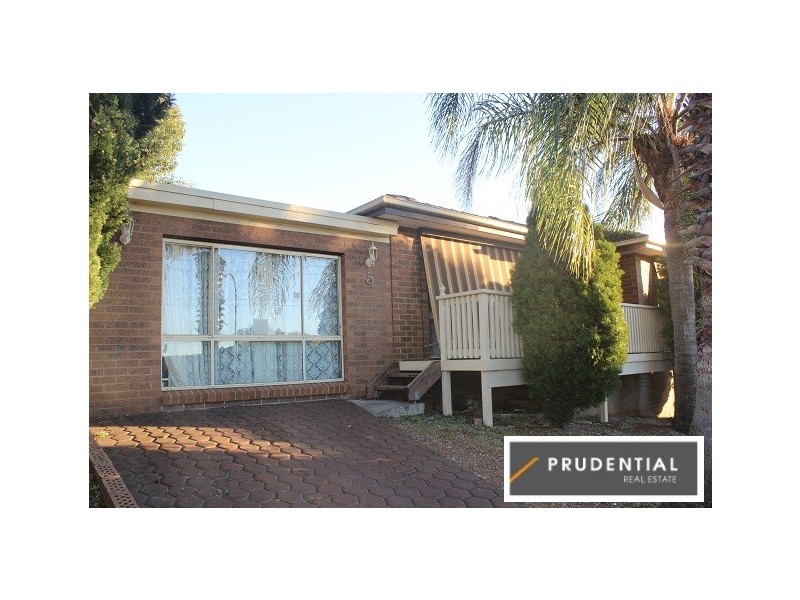 5 Lochalsh Street, St Andrews NSW 2566