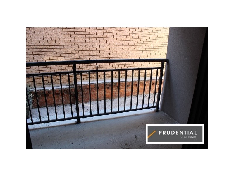 2/4 Sturt Street, Campbelltown NSW 2560