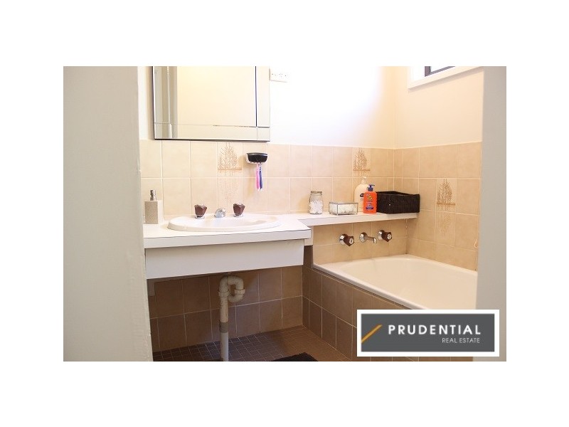 6/3 Kingfisher Street, Ingleburn NSW 2565