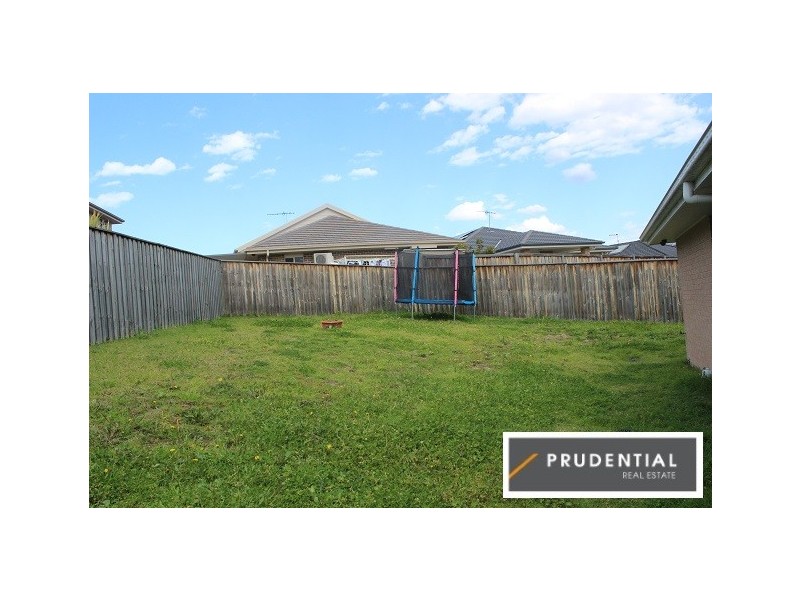5 Tate Place, Minto NSW 2566