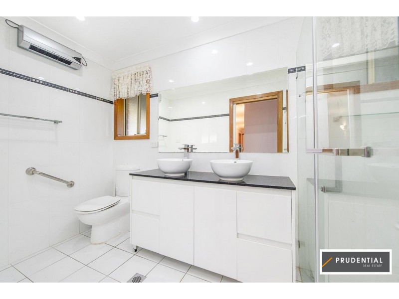 43 Donalbain Circuit, Rosemeadow NSW 2560