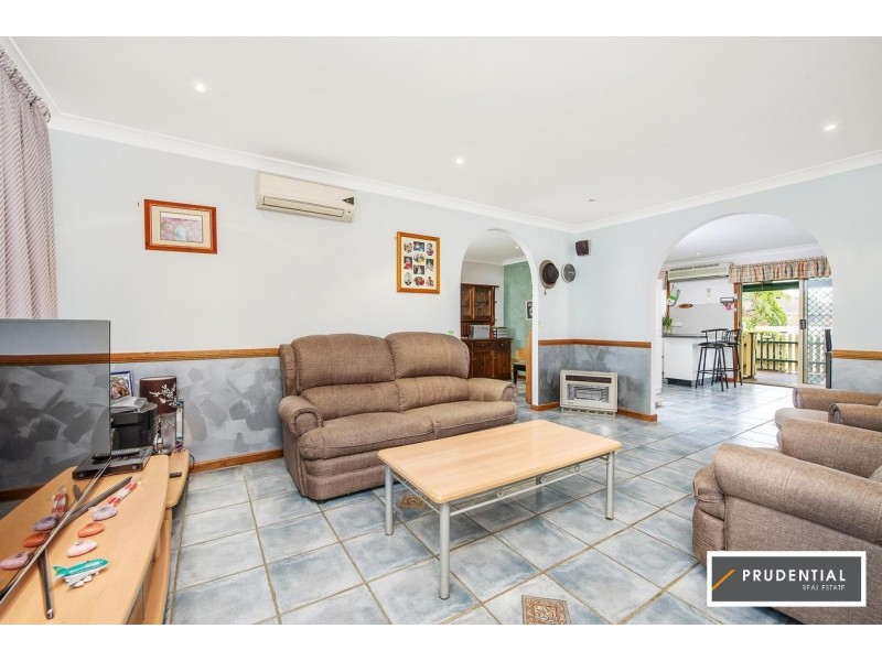 43 Donalbain Circuit, Rosemeadow NSW 2560