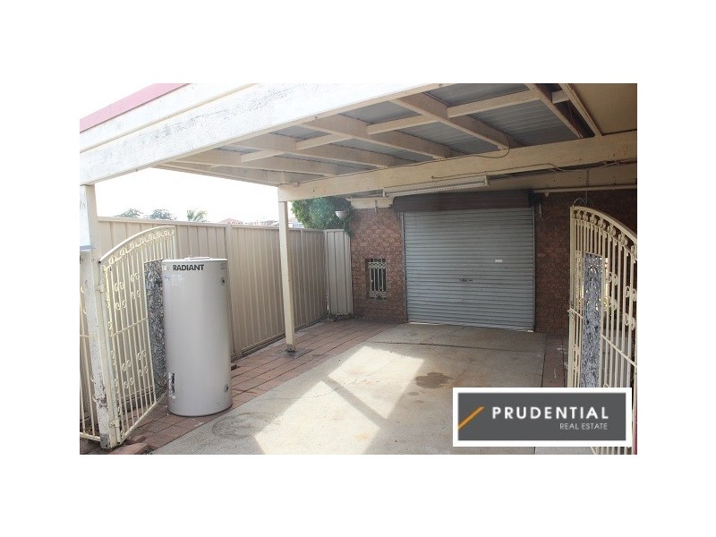 21 Donalbain Circuit, Rosemeadow NSW 2560