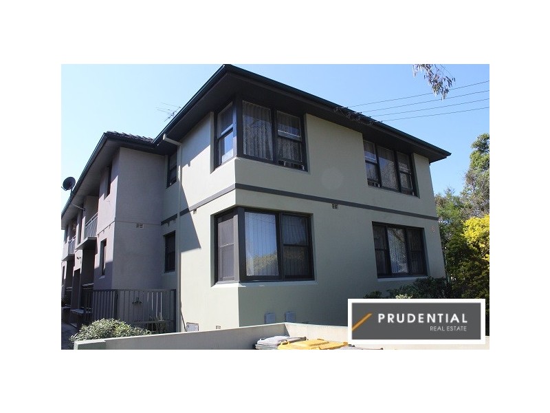4/4 Sturt Street, Campbelltown NSW 2560