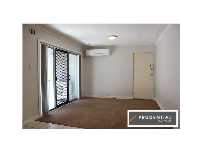 4/4 Sturt Street, Campbelltown NSW 2560