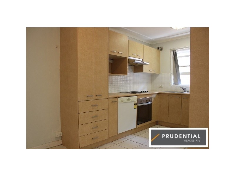 4/4 Sturt Street, Campbelltown NSW 2560