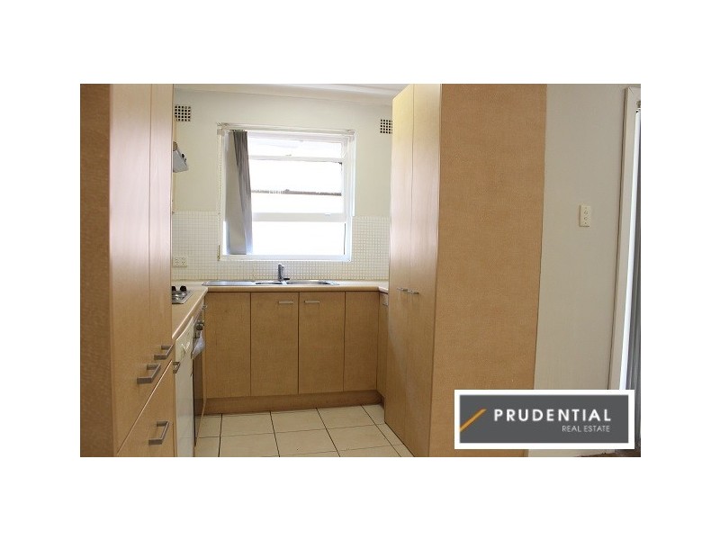 4/4 Sturt Street, Campbelltown NSW 2560