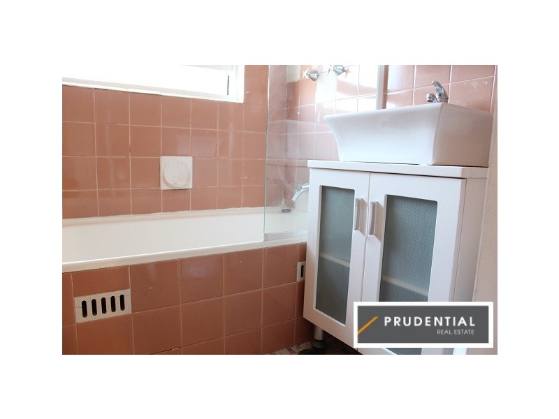 4/4 Sturt Street, Campbelltown NSW 2560