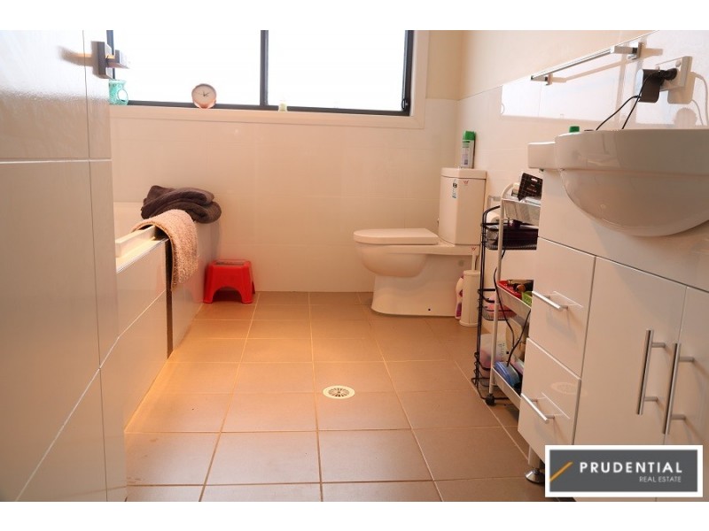 20b Australis Street, Campbelltown NSW 2560