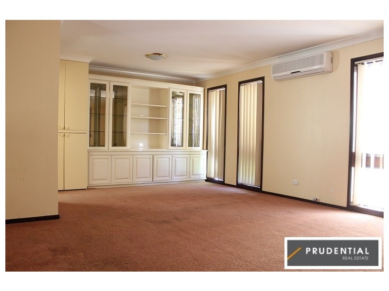 36 Cleopatra Drive, Rosemeadow NSW 2560
