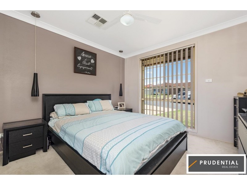 1 Davy Place, St Helens Park NSW 2560