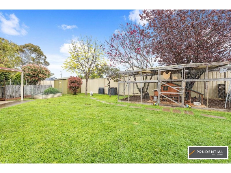 60 Hamlet Crescent, Rosemeadow NSW 2560
