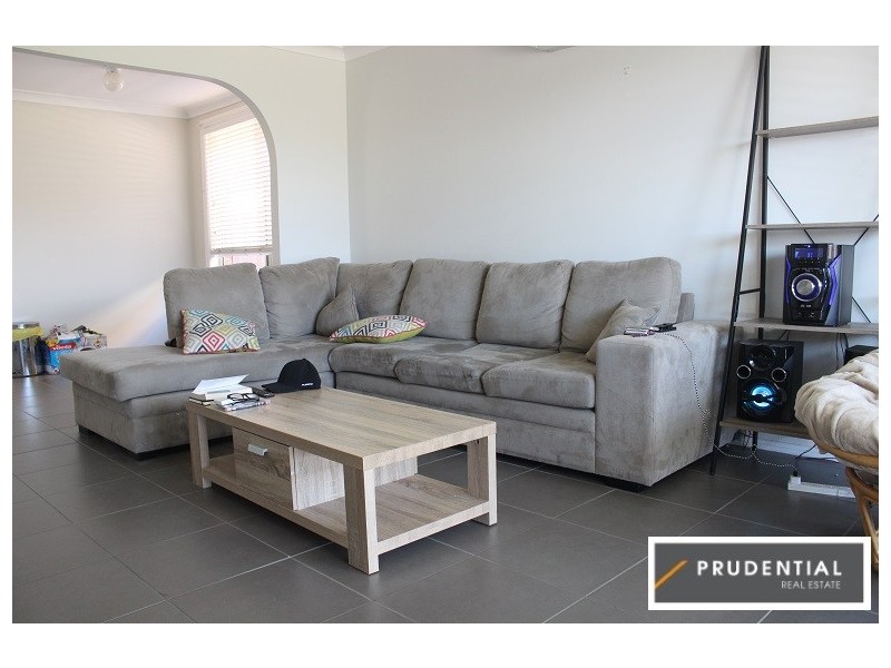 2/64 Francisco Crescent, Rosemeadow NSW 2560