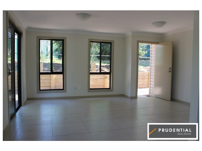 10a Rosalind Crescent, Campbelltown NSW 2560