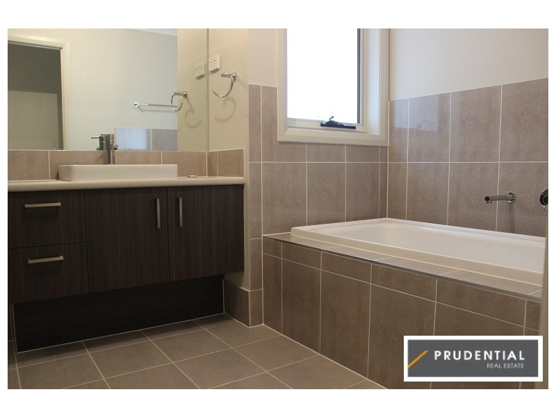 25 Ducros Street, Oran Park NSW 2570