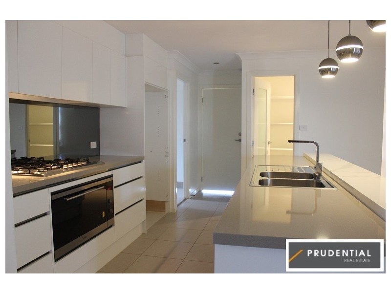 32 Asimus Circuit, Elderslie NSW 2570