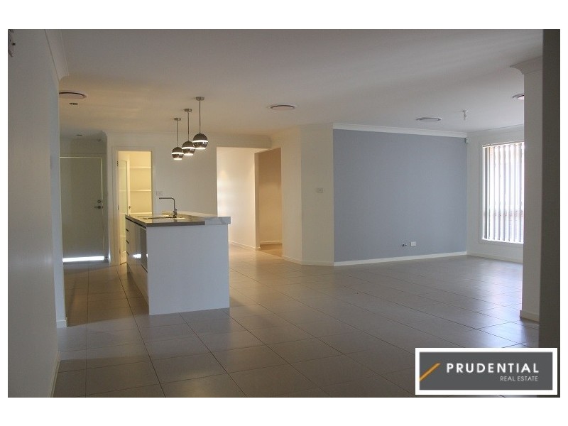 32 Asimus Circuit, Elderslie NSW 2570