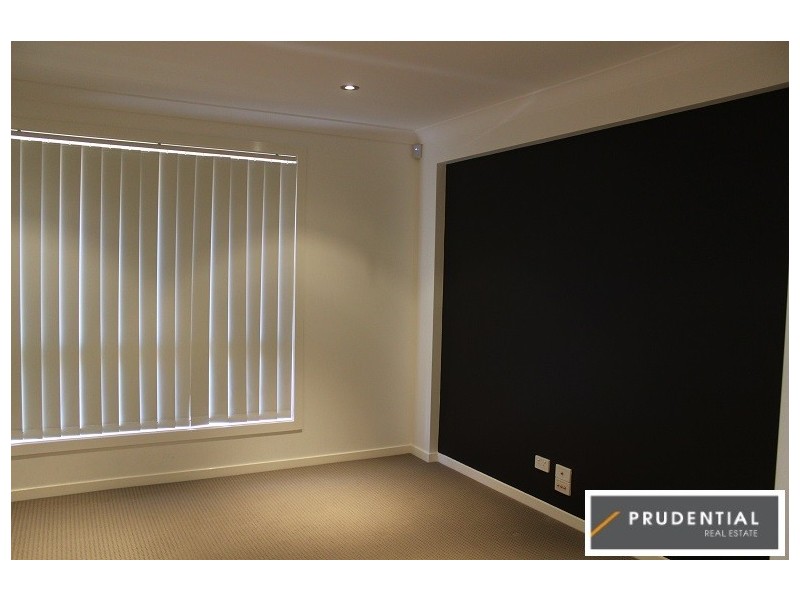 32 Asimus Circuit, Elderslie NSW 2570