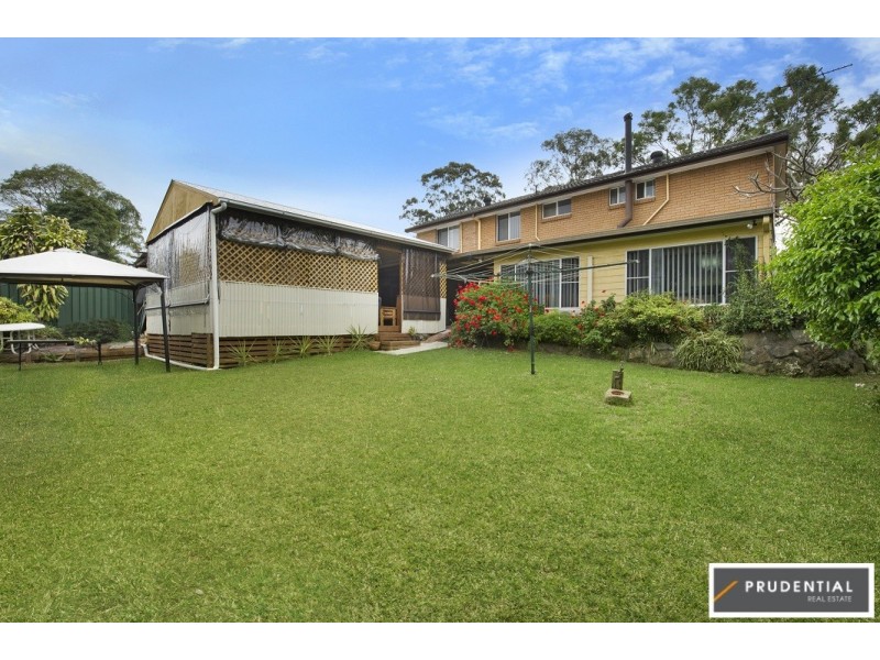 16 Amanda Place, Ingleburn NSW 2565