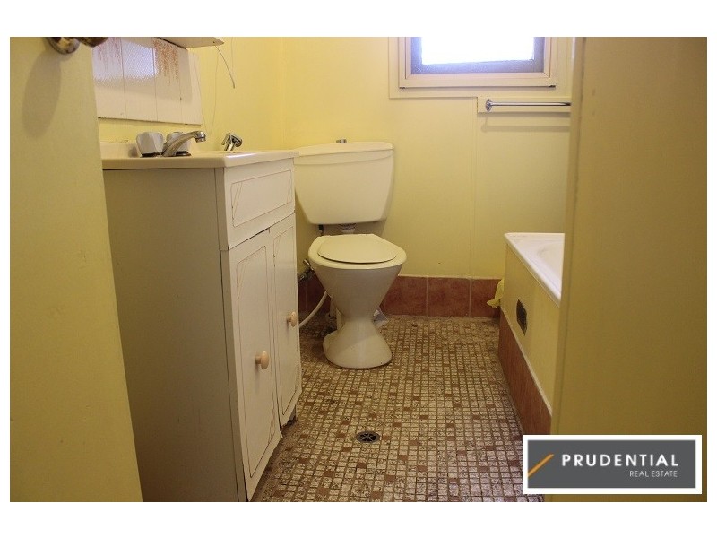 18 Bundarra Road, Campbelltown NSW 2560