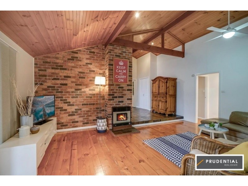 19 Adam Place, Macquarie Fields NSW 2564