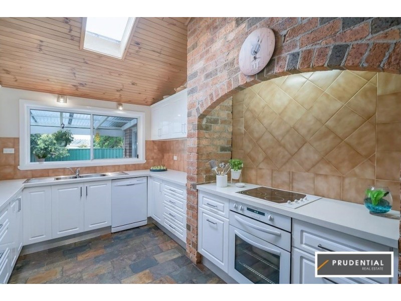 19 Adam Place, Macquarie Fields NSW 2564