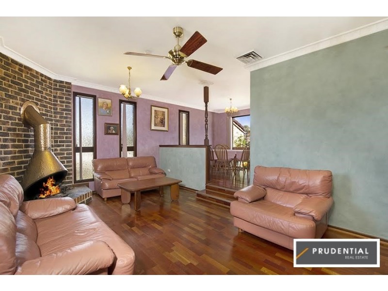 7 Hayes Place, Minto NSW 2566