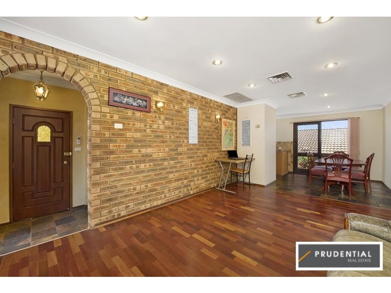 7 Hayes Place, Minto NSW 2566