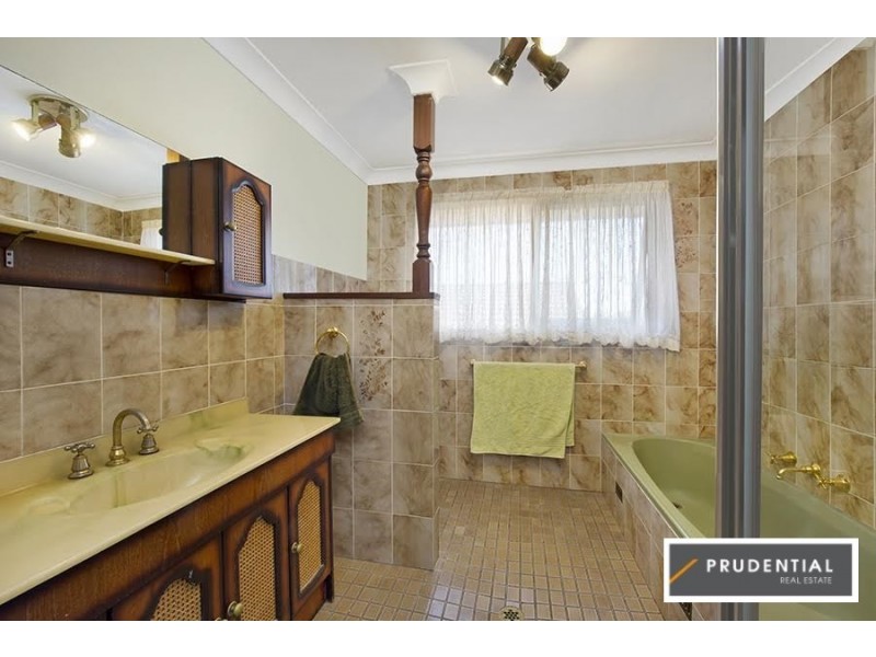 7 Hayes Place, Minto NSW 2566