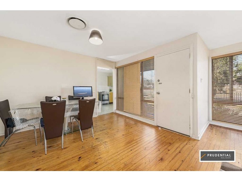 6 Rosemary Place, Macquarie Fields NSW 2564