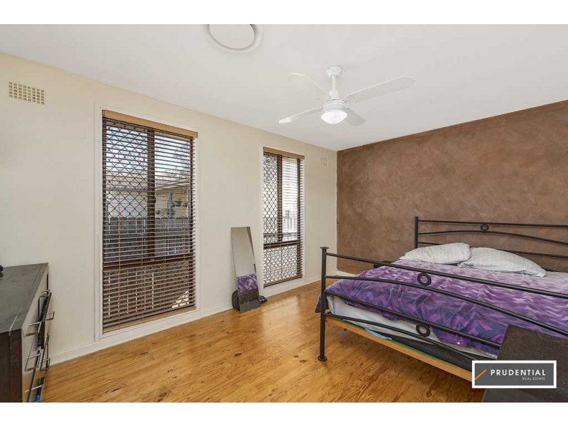 6 Rosemary Place, Macquarie Fields NSW 2564