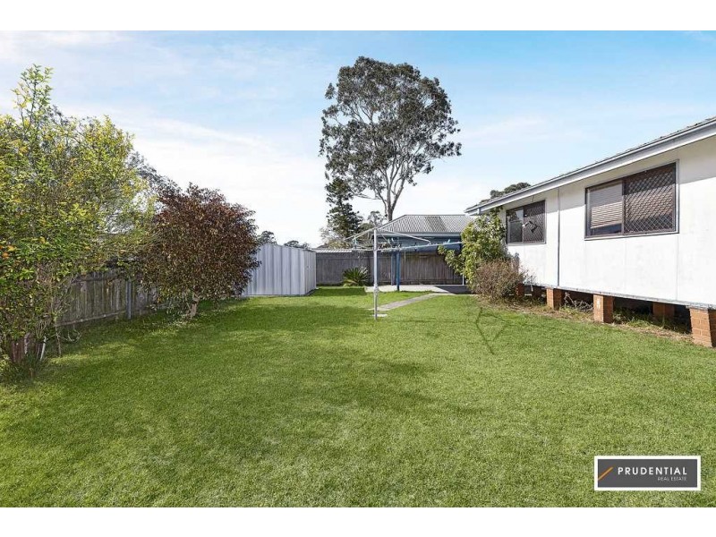 6 Rosemary Place, Macquarie Fields NSW 2564