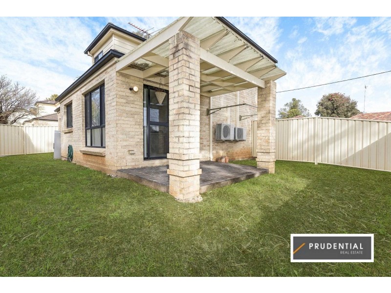 1/2 Mereil Street, Campbelltown NSW 2560