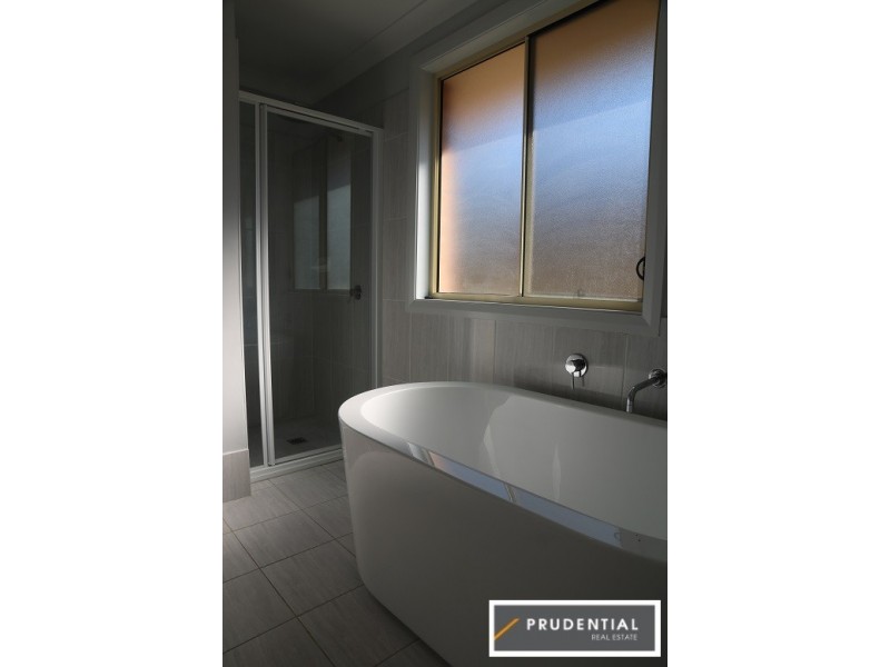 1A Moss Place, St Helens Park NSW 2560