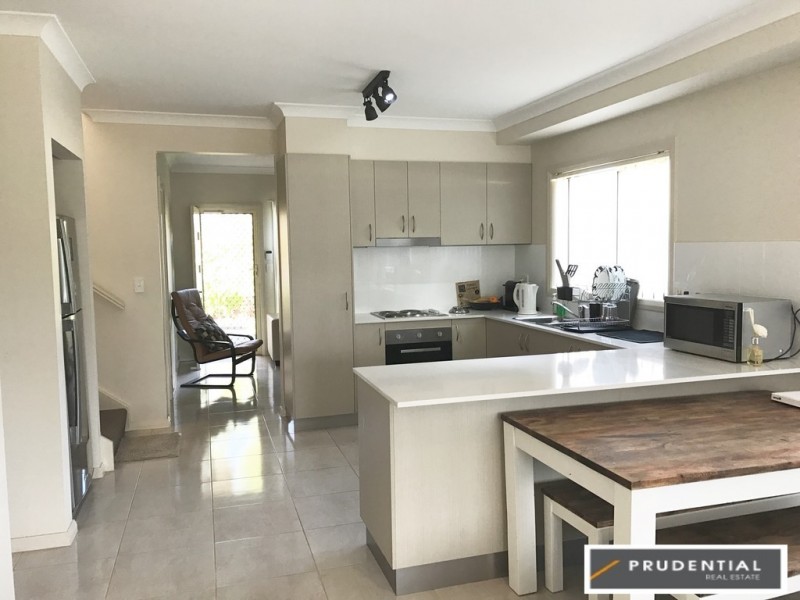 7/4 Feldspar Road, Eagle Vale NSW 2558
