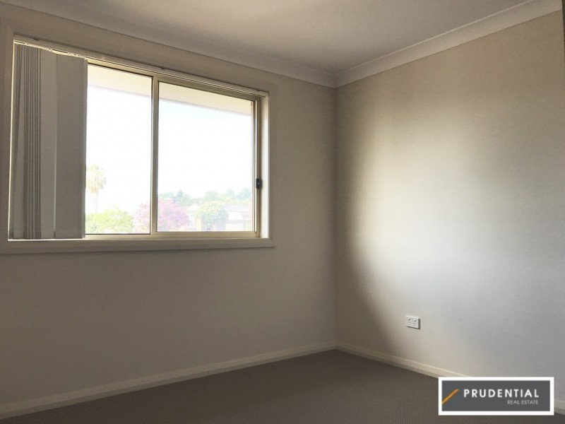 7/4 Feldspar Road, Eagle Vale NSW 2558