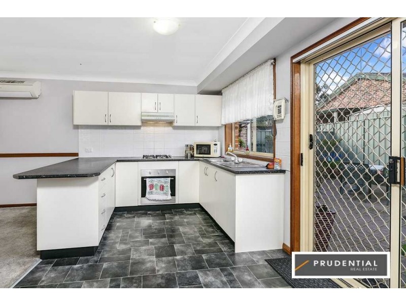 8/10 Azalea Place, Macquarie Fields NSW 2564
