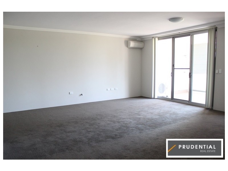 16/41 Santana Road, Campbelltown NSW 2560