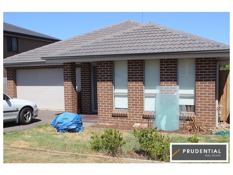 5 Minstrel Place, Glenfield NSW 2167